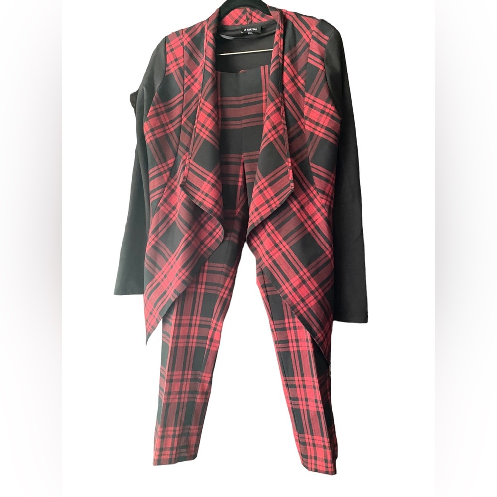 Le Chateau red plaid pant suit - jacket medium pants size 5/6